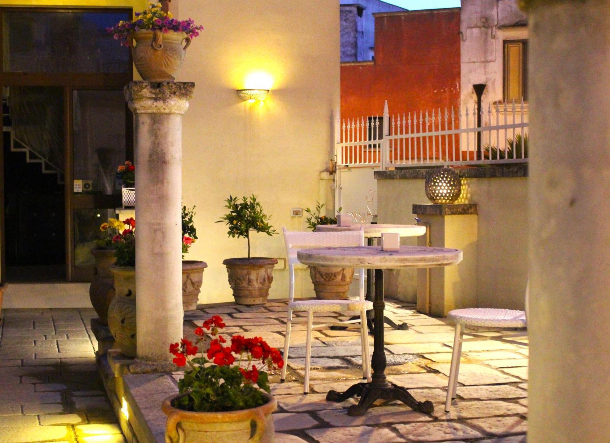 Palazzo Aurora Bed & Breakfast Alezio Exterior photo