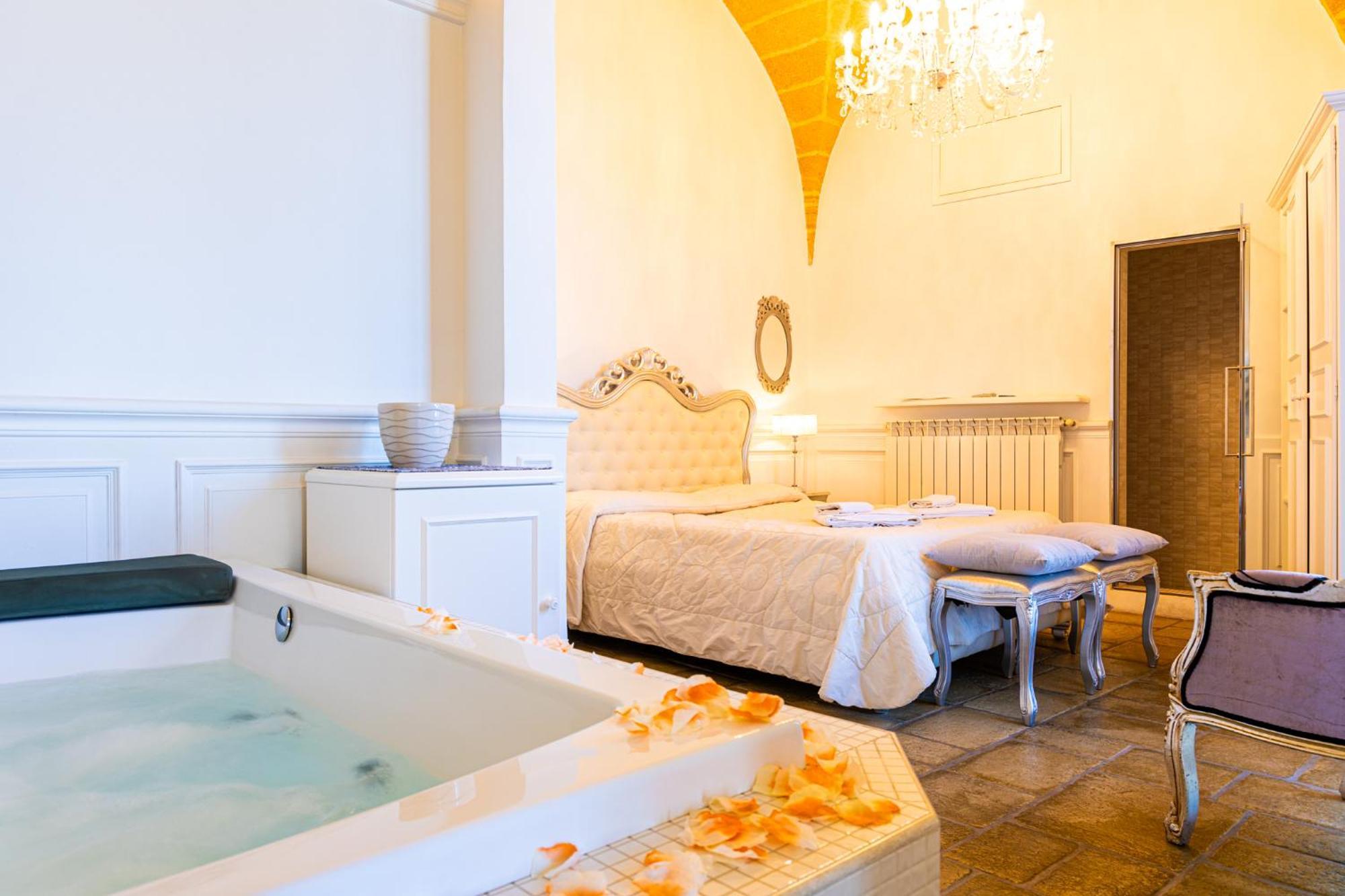 Palazzo Aurora Bed & Breakfast Alezio Exterior photo