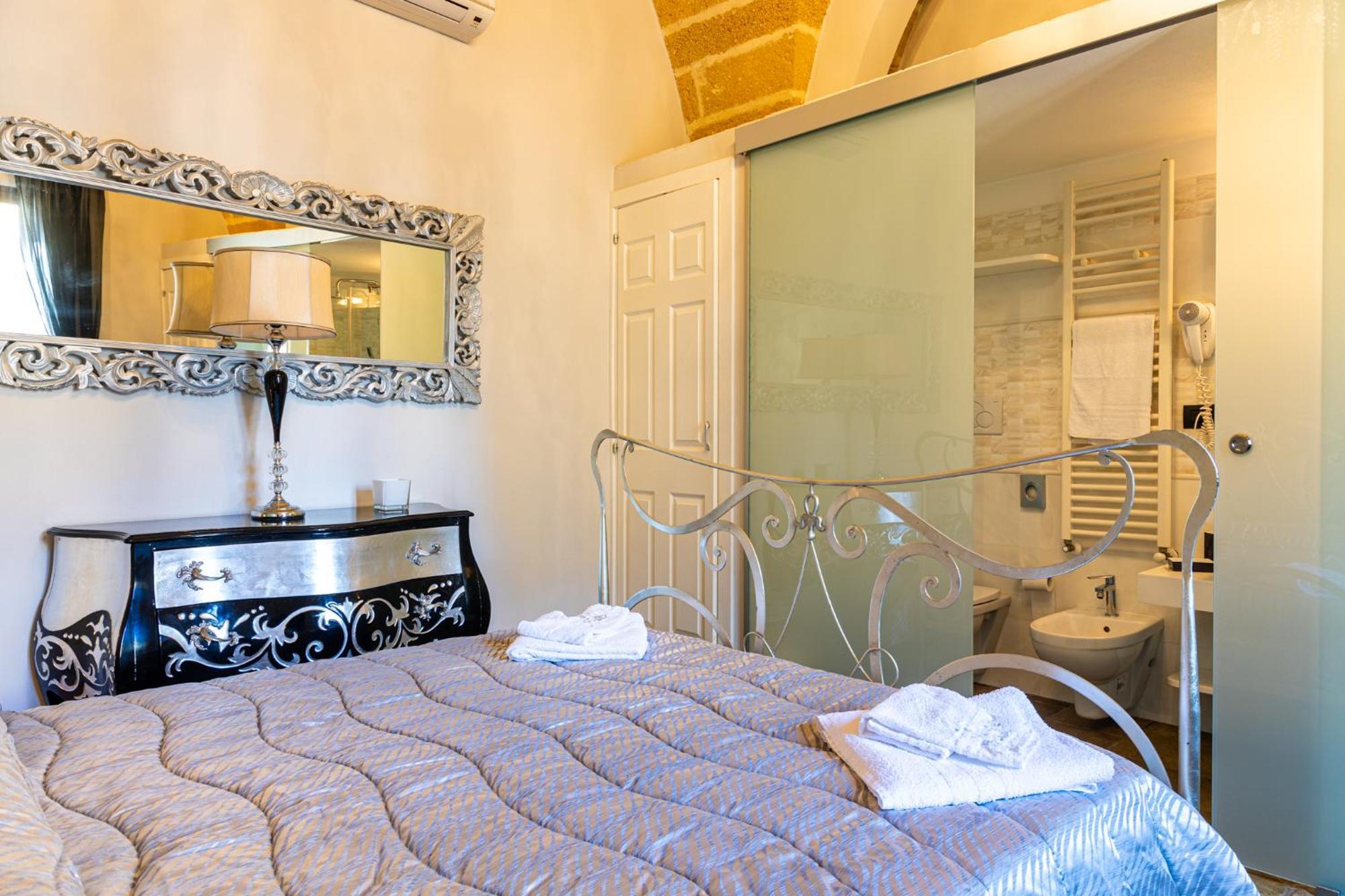 Palazzo Aurora Bed & Breakfast Alezio Exterior photo