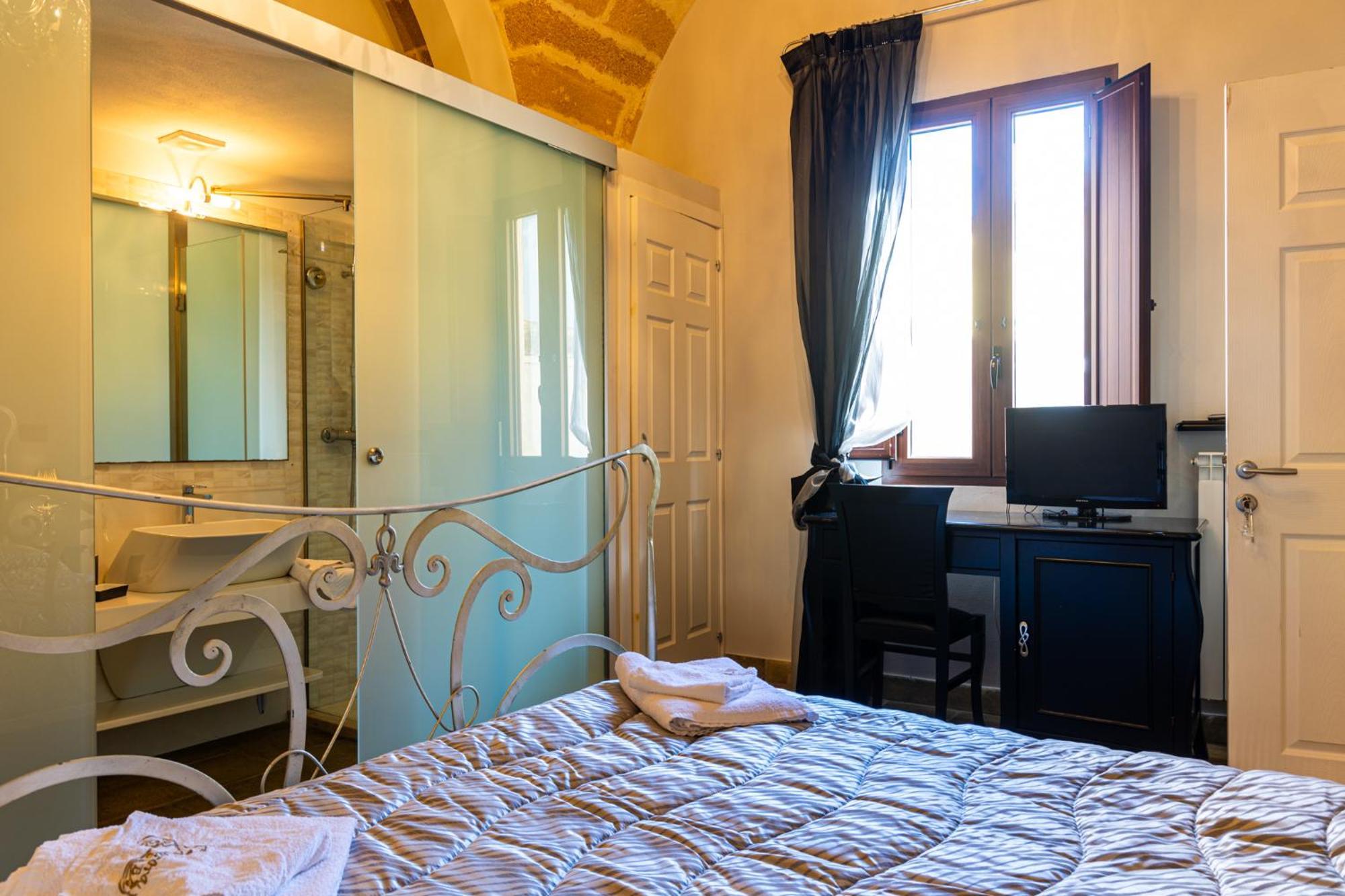 Palazzo Aurora Bed & Breakfast Alezio Exterior photo